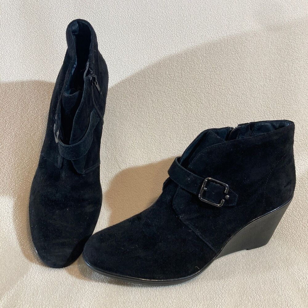 Clark's Artisen Daylily Surety‎ Women's Suede Boots Sz 11M Black Heeled Buckle